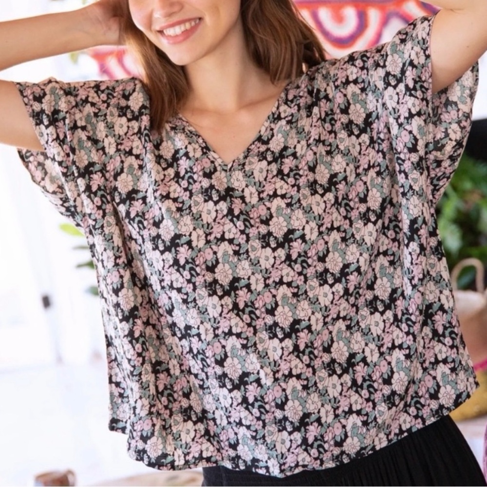 Natural Life Easy V-Neck Top Black White Pink Floral Dolman Sleeve Relaxed Shirt